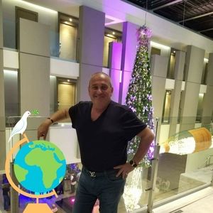 Meet your Posher, Avi